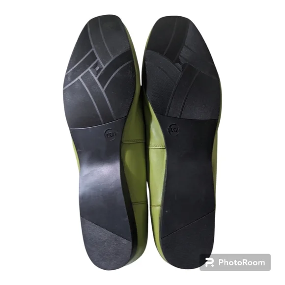 NWOB ARRAY Freedom Lime Green Slip-on Flats Leather Uppers Women's 10.5N - Picture 6 of 6